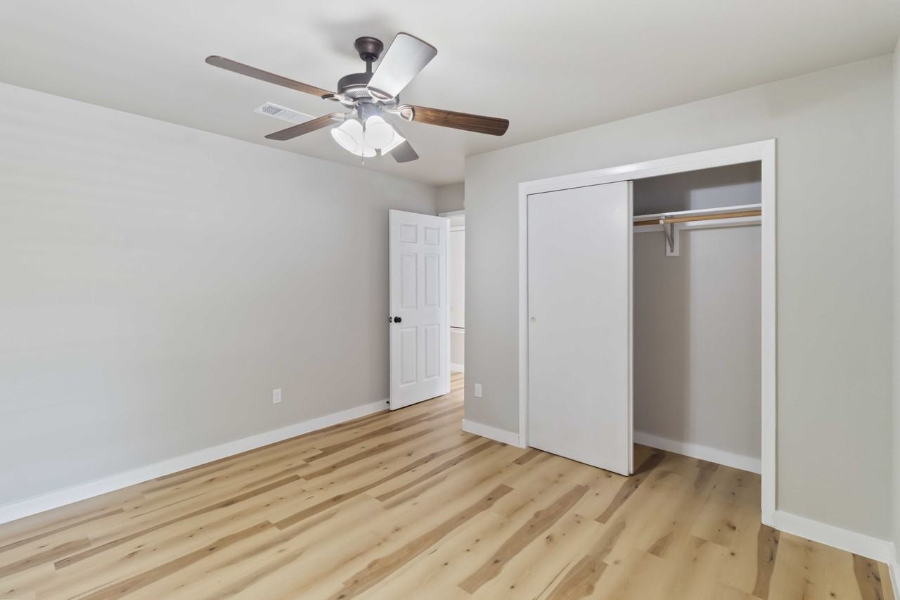 701 Balcones Dr #E - Photo 5 of 27