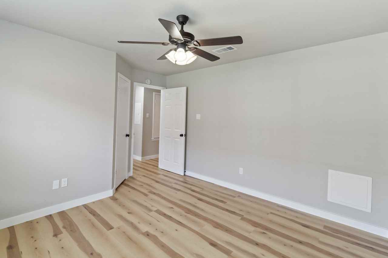701 Balcones Dr #E - Photo 6 of 27