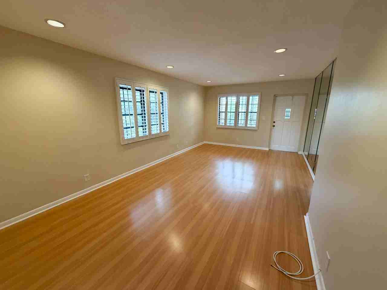 917 Northeast 16th Avenue #16 - Photo 3 of 23