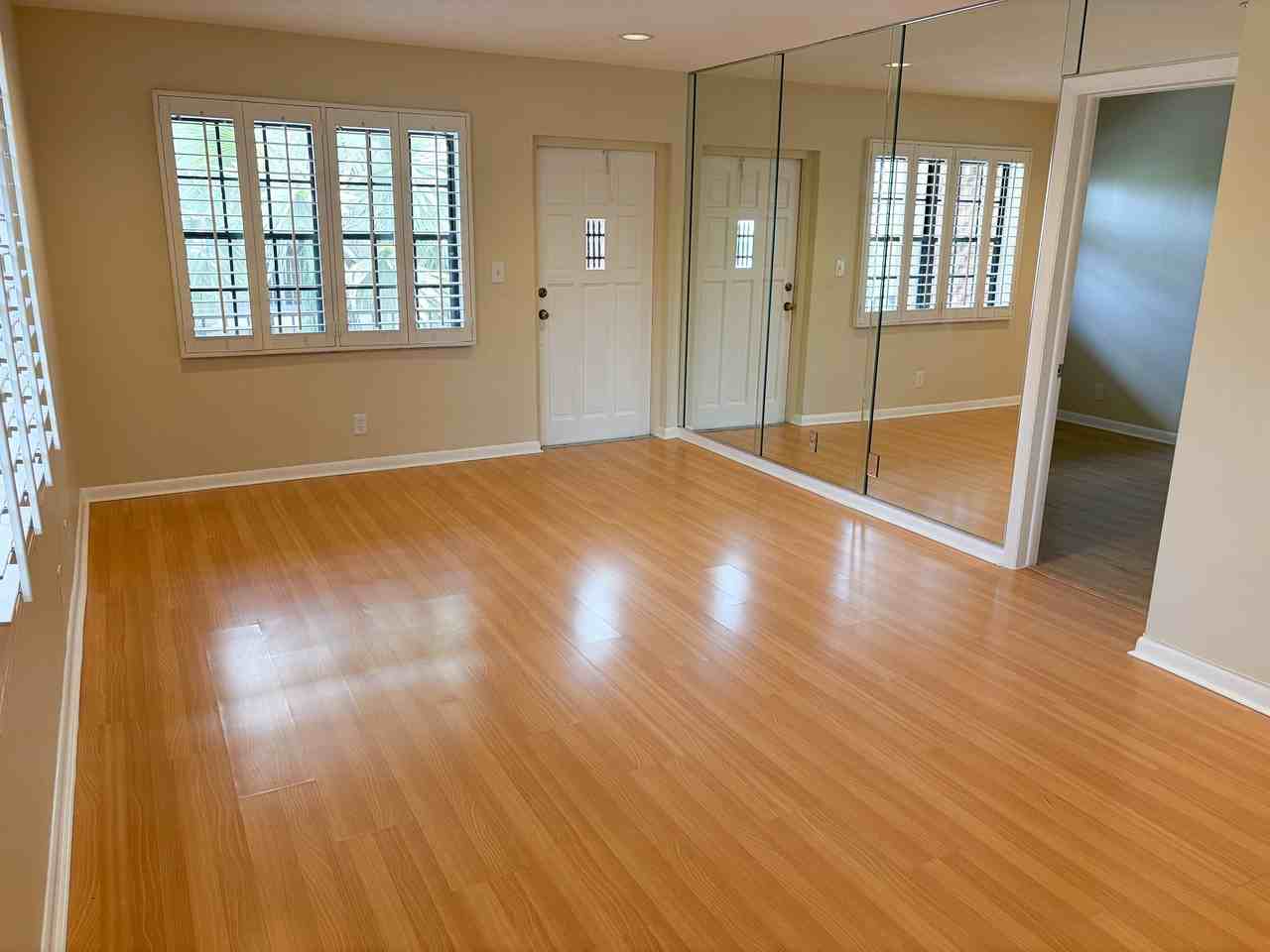 917 Northeast 16th Avenue #16 - Photo 5 of 23