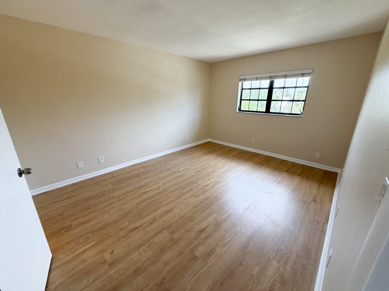 917 Northeast 16th Avenue #16 - Photo 7 of 23