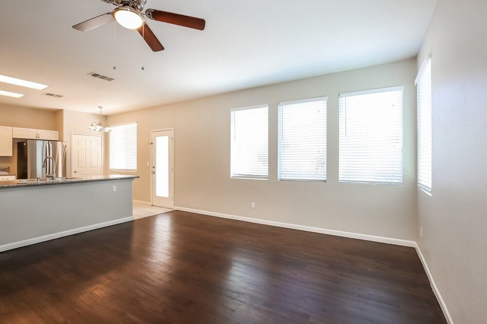7637 Donald Nelson Ave - Photo 4 of 17