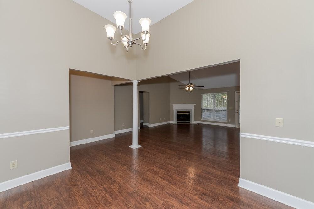 1009 Nighthawk Ln - Photo 5 of 17