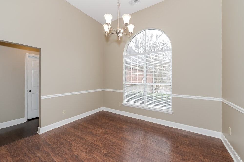 1009 Nighthawk Ln - Photo 6 of 17