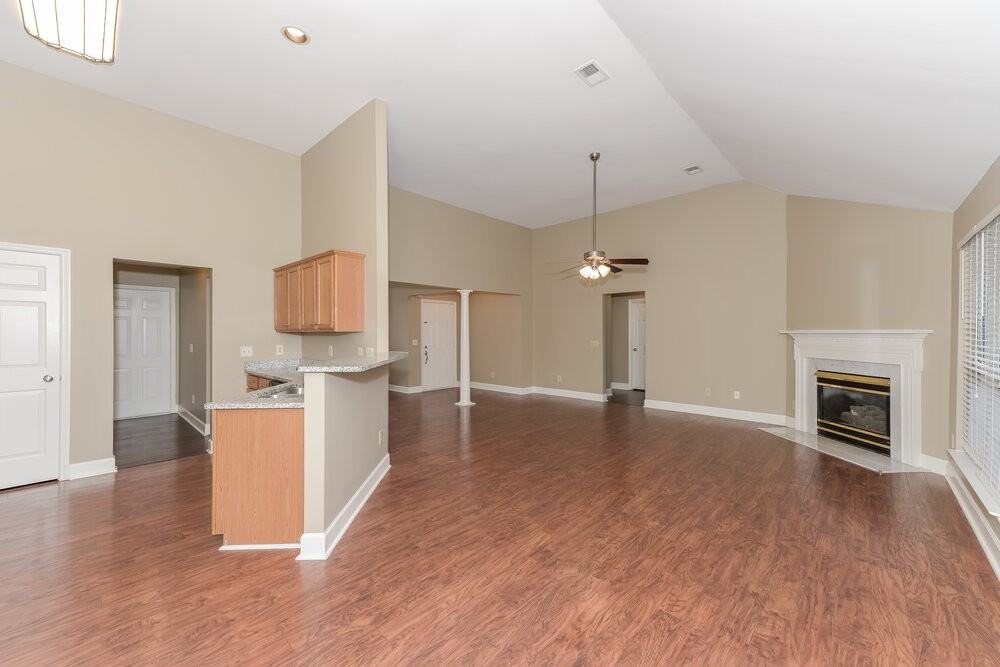 1009 Nighthawk Ln - Photo 7 of 17