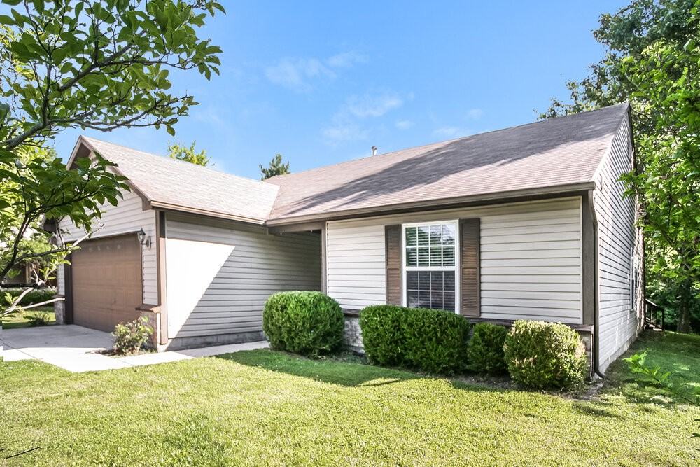 12044 Pepperwood Dr - Photo 3 of 16