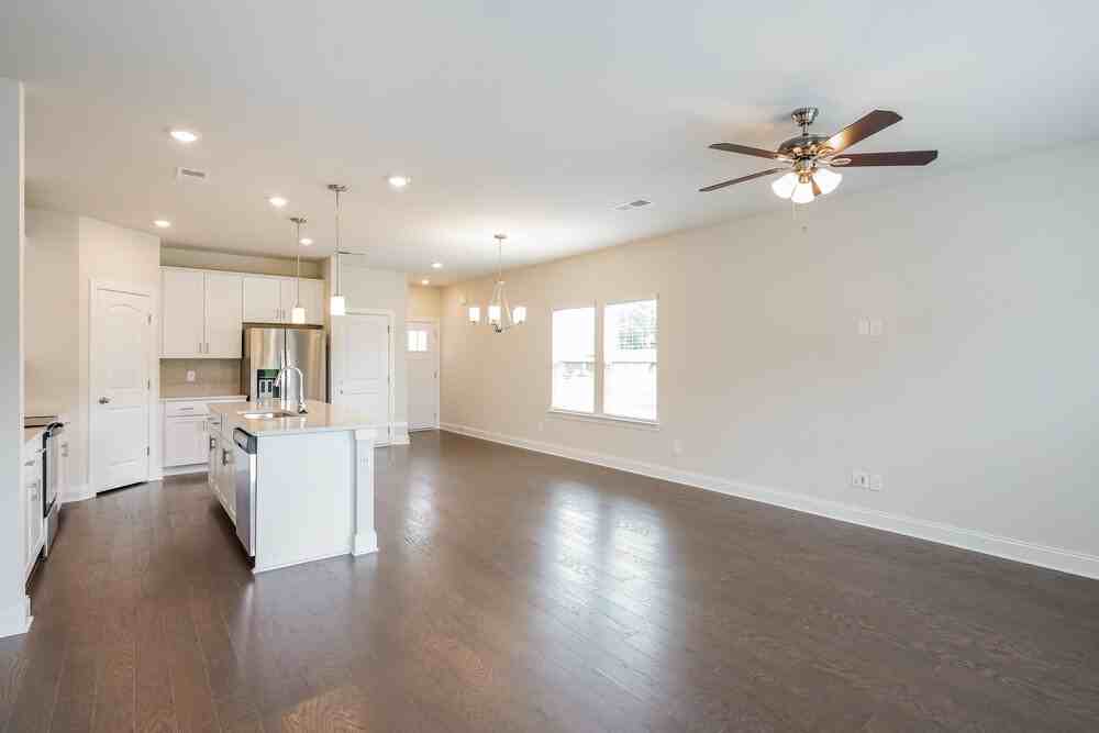 1701 Tahoma Dr - Photo 7 of 20