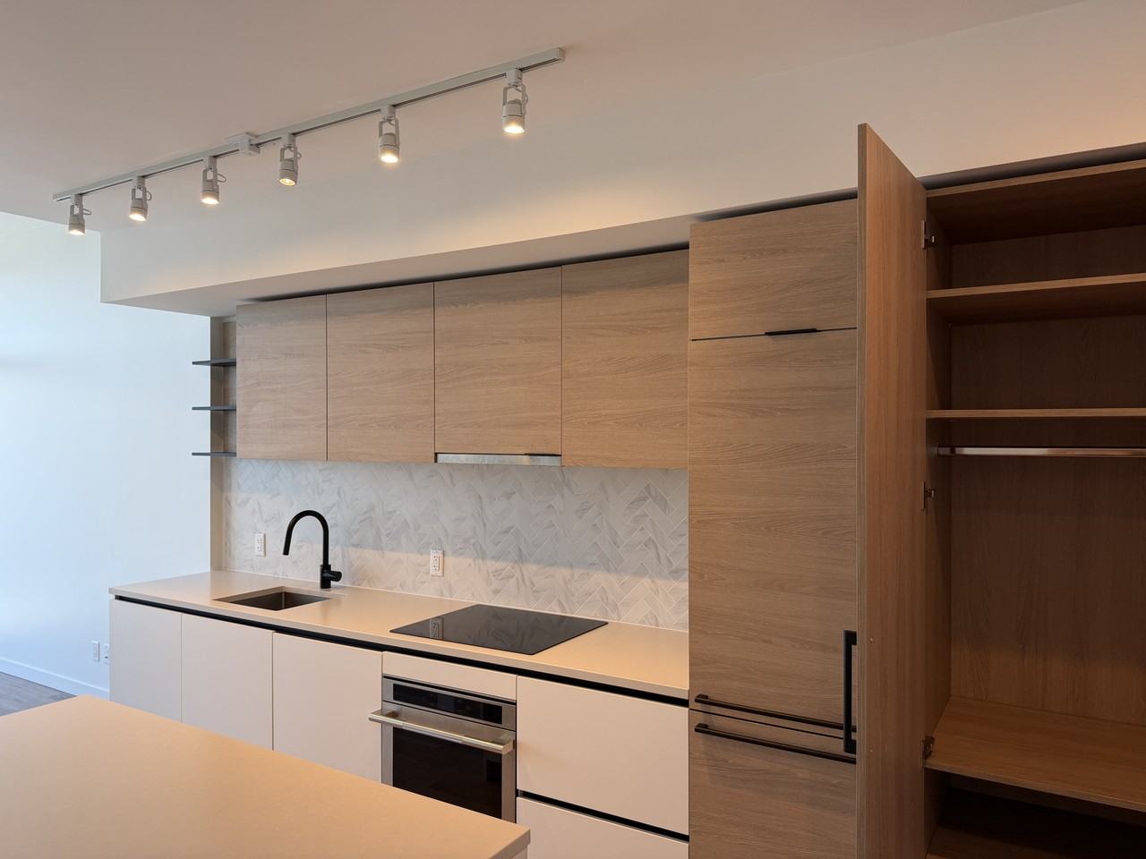 13428 105 Ave - Photo 4 of 16