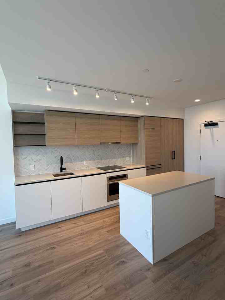 13428 105 Ave - Photo 5 of 16