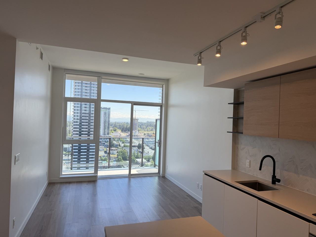 13428 105 Ave - Photo 7 of 16