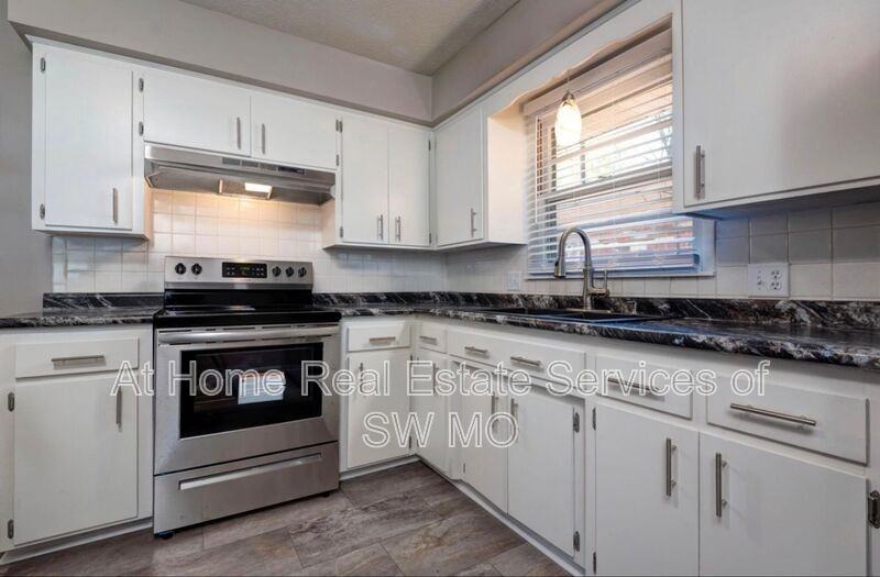 2425 S Dollison Ave - Photo 2 of 13