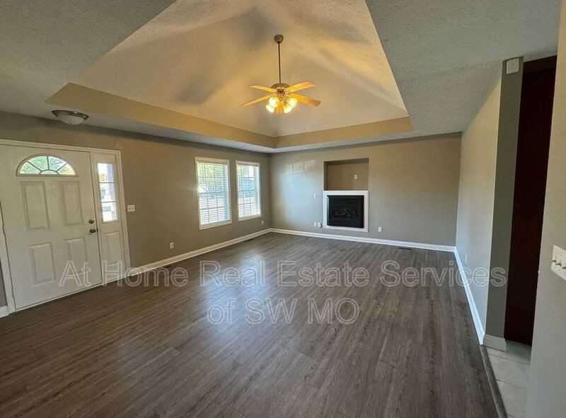 1132 S Ventura Ave - Photo 2 of 7