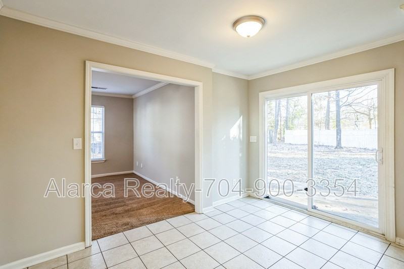 12222 Wickson Ct - Photo 2 of 17