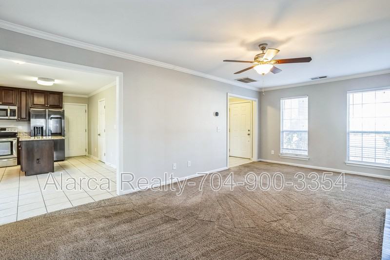 12222 Wickson Ct - Photo 3 of 17