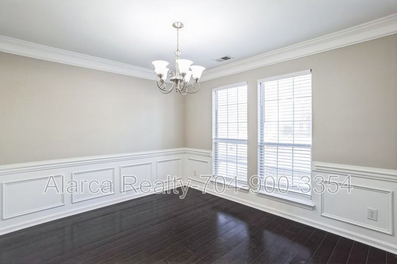 12222 Wickson Ct - Photo 5 of 17