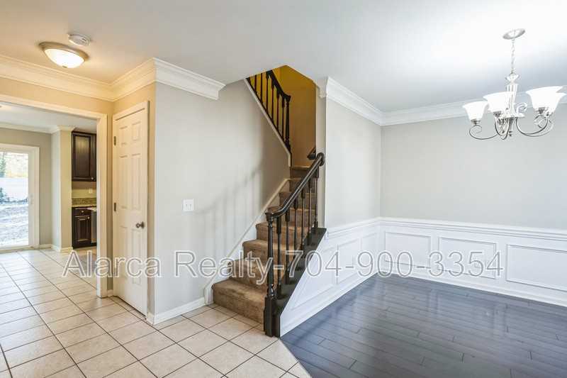 12222 Wickson Ct - Photo 6 of 17