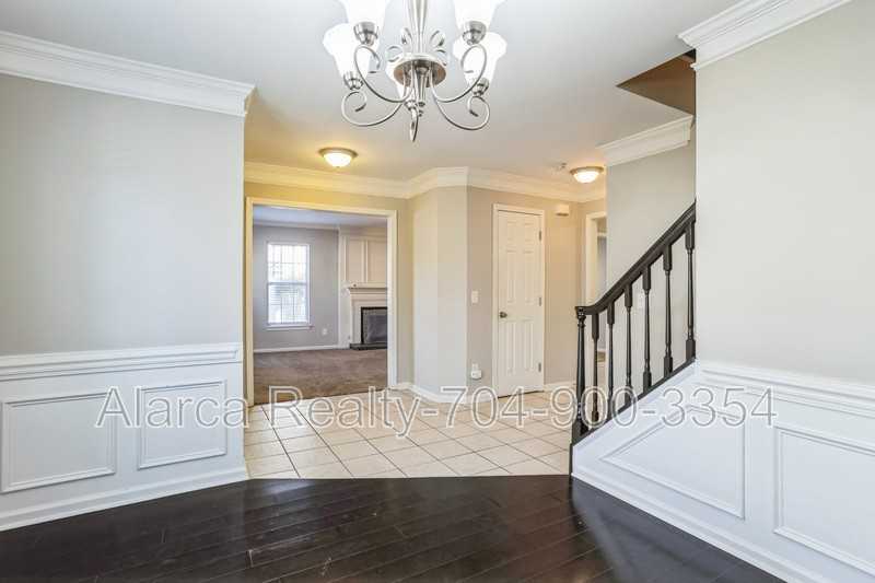 12222 Wickson Ct - Photo 7 of 17