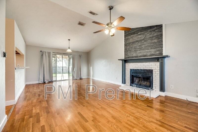 3728 Staghorn Cir S - Photo 4 of 18