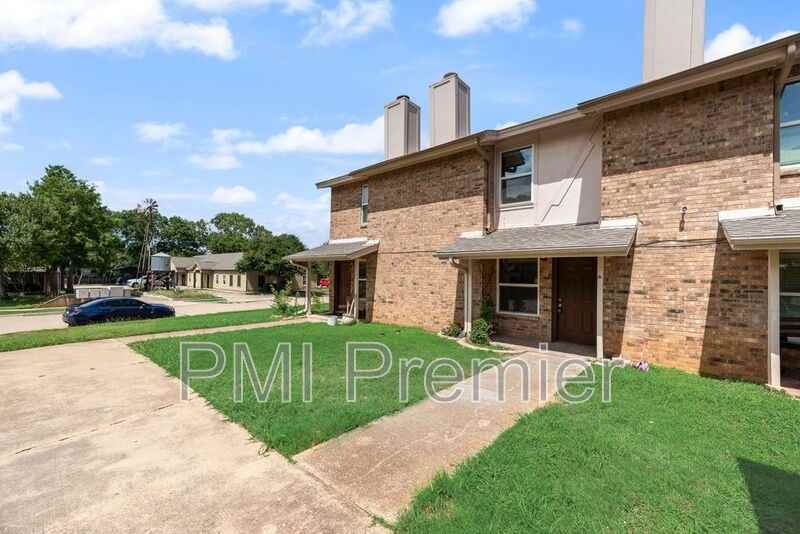 105 Wildwood Ct - Photo 2 of 20