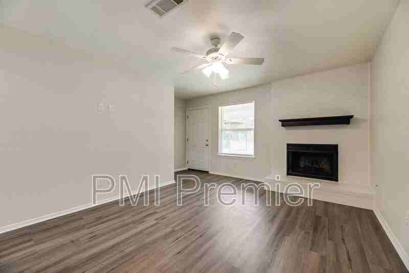 105 Wildwood Ct - Photo 4 of 20