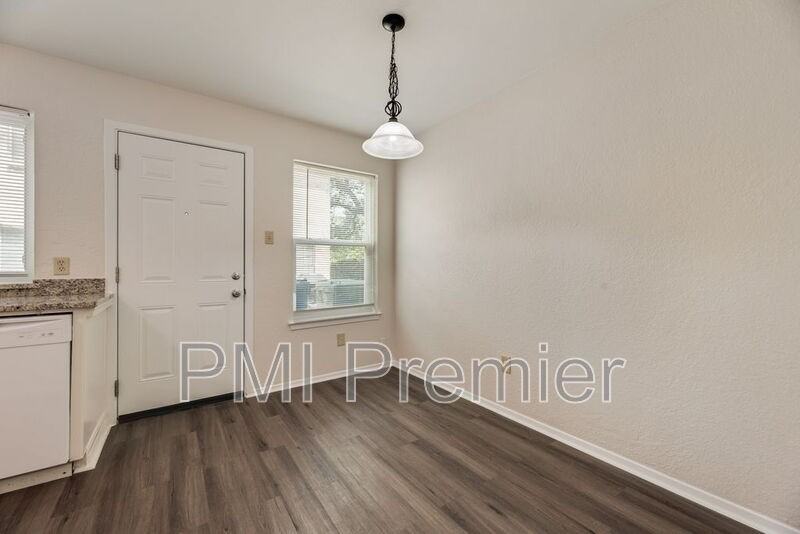 105 Wildwood Ct - Photo 6 of 20