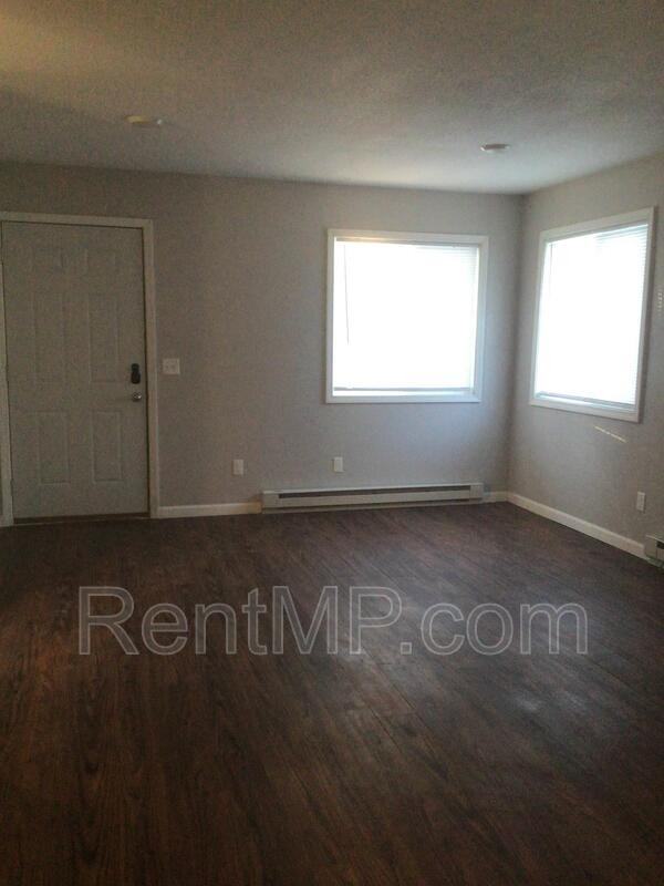 913 Mulberry Ln - Photo 2 of 15