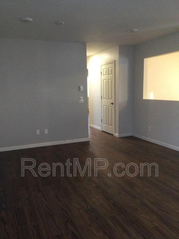 913 Mulberry Ln - Photo 3 of 15