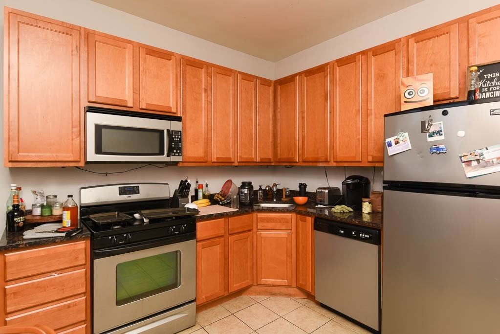 1358 W Barry Ave #1W - Photo 3 of 21