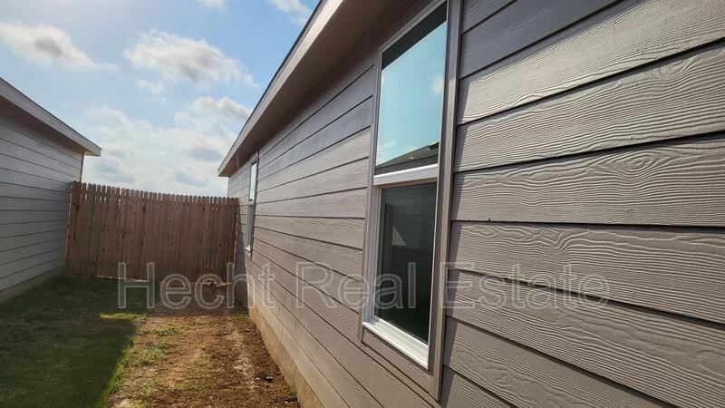 9137 Navarro Vis - Photo 4 of 31