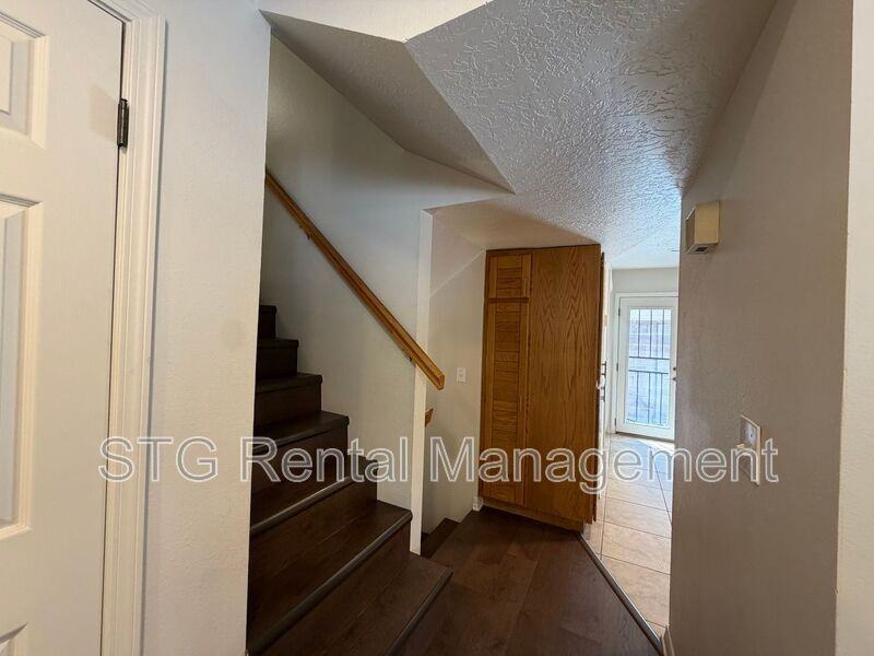 696 Nw #A - Photo 6 of 25