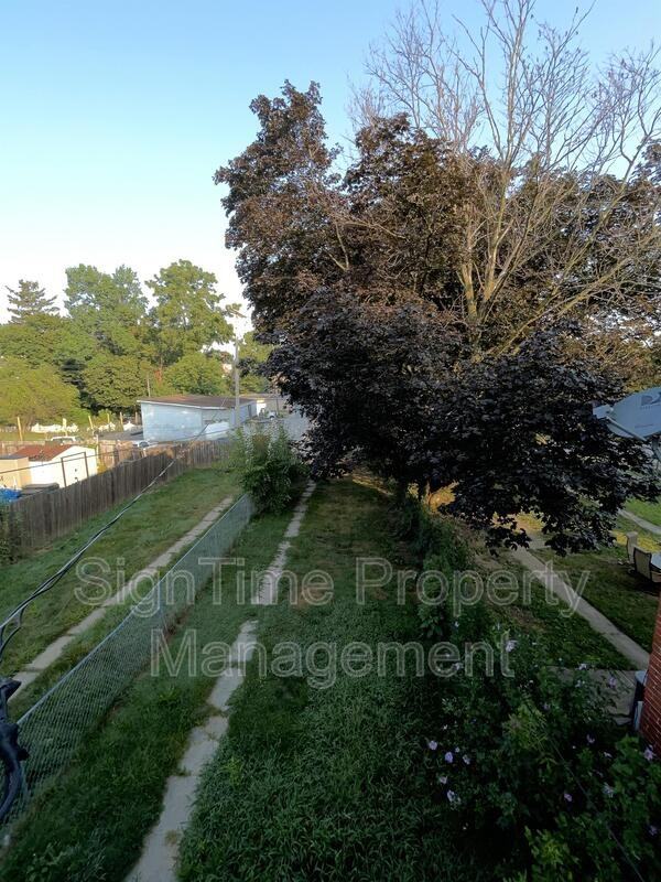 627 N Mulberry St - Photo 4 of 22