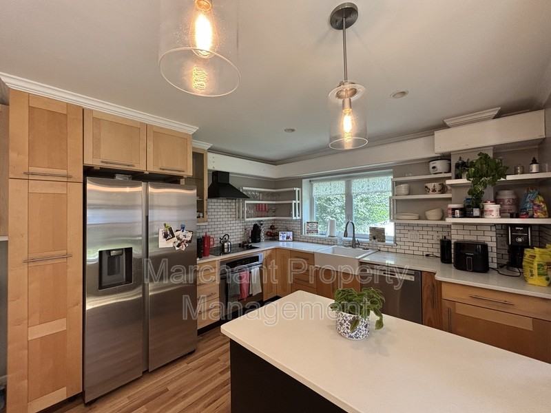 208 Frances Cannon Dr - Photo 4 of 8