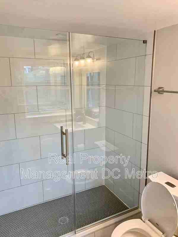4434 Kansas Ave Nw - Photo 4 of 14