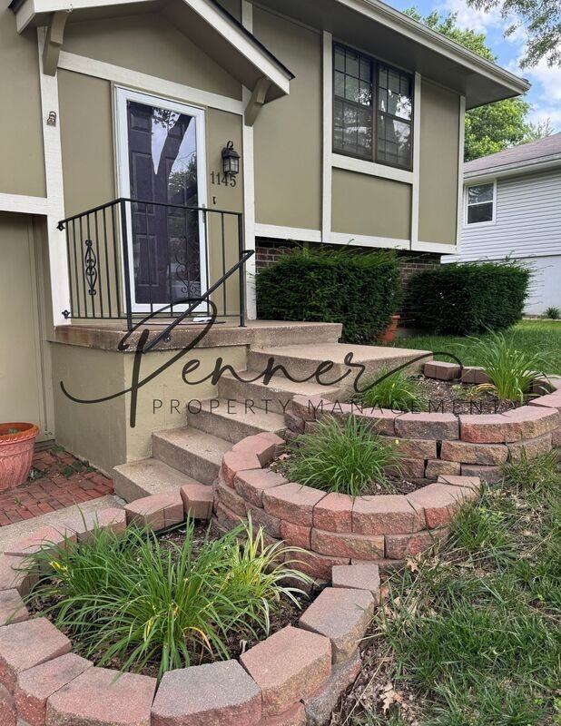 1145 Ne 9th St - Photo 2 of 15