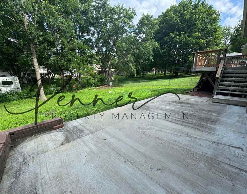 1145 Ne 9th St - Photo 5 of 15