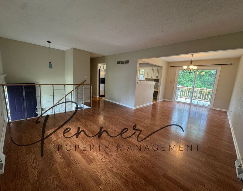 1145 Ne 9th St - Photo 6 of 15