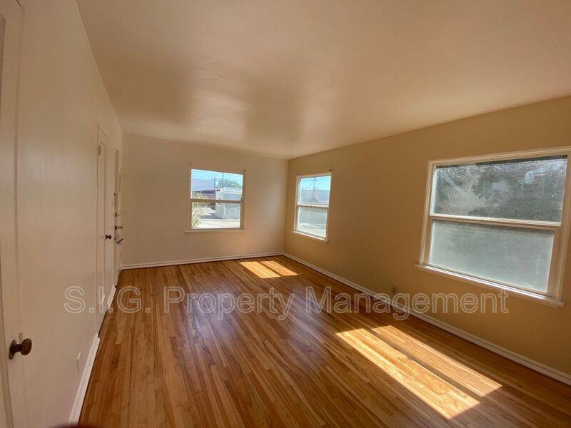 228 E Maple St #D - Photo 2 of 14