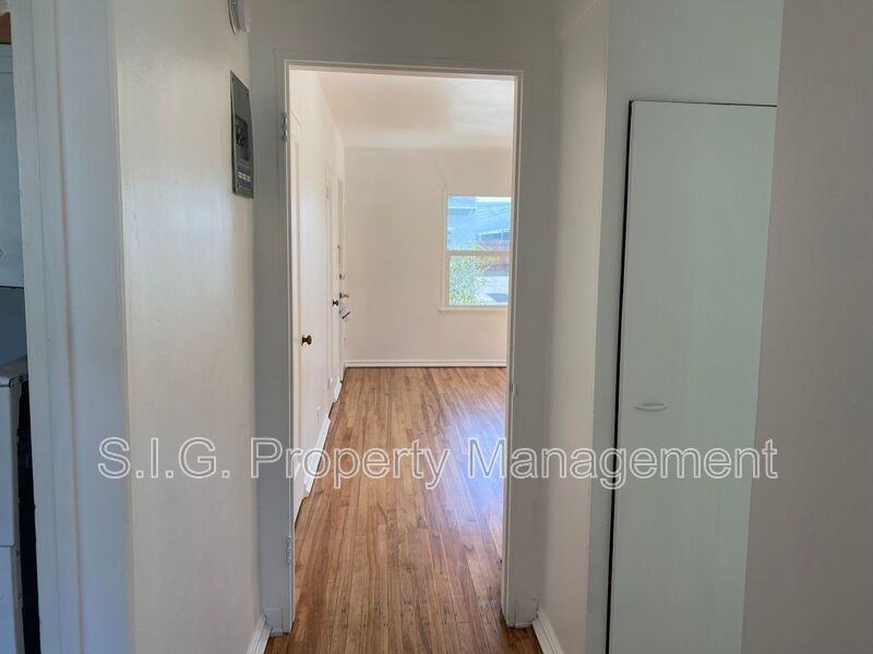 228 E Maple St #D - Photo 6 of 14