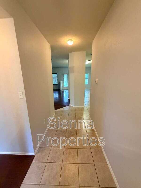1006 Reynaldo St - Photo 3 of 23