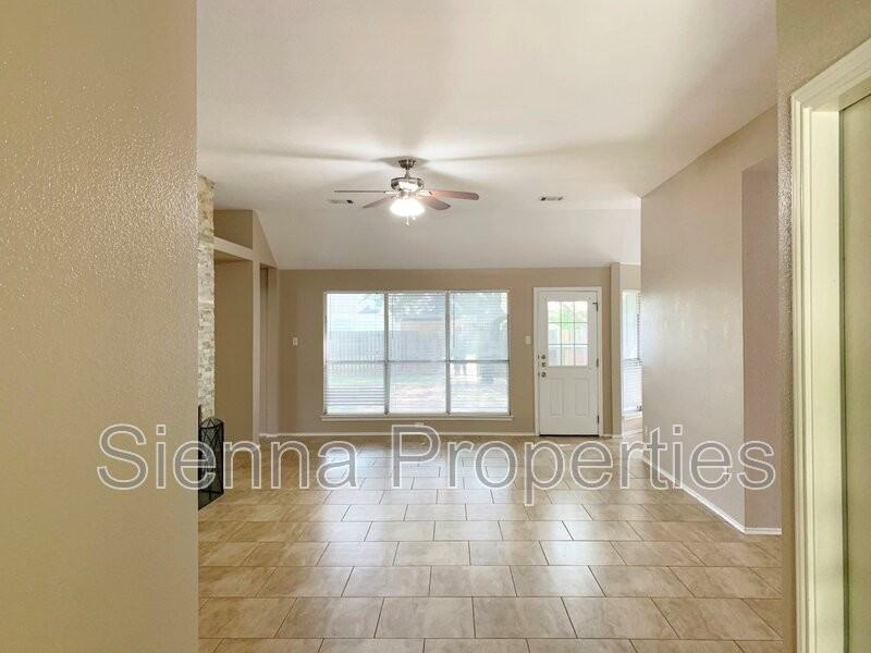 209 N Blue Ridge Pkwy - Photo 2 of 29