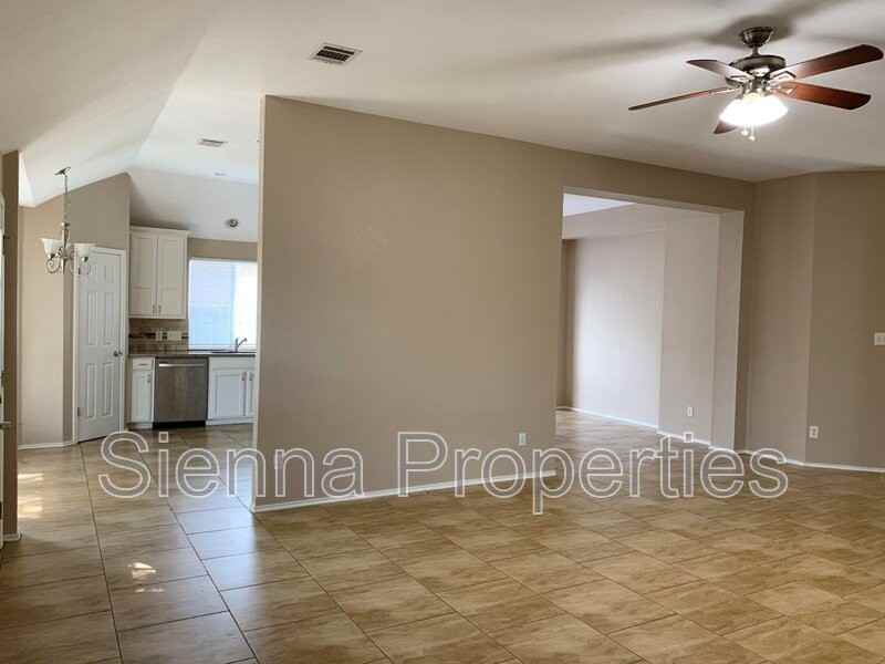 209 N Blue Ridge Pkwy - Photo 4 of 29