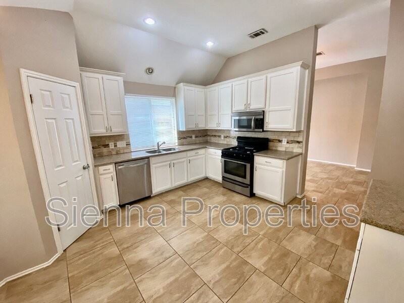 209 N Blue Ridge Pkwy - Photo 7 of 29