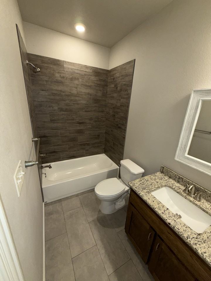 3415 Fenway Circle - Photo 5 of 12