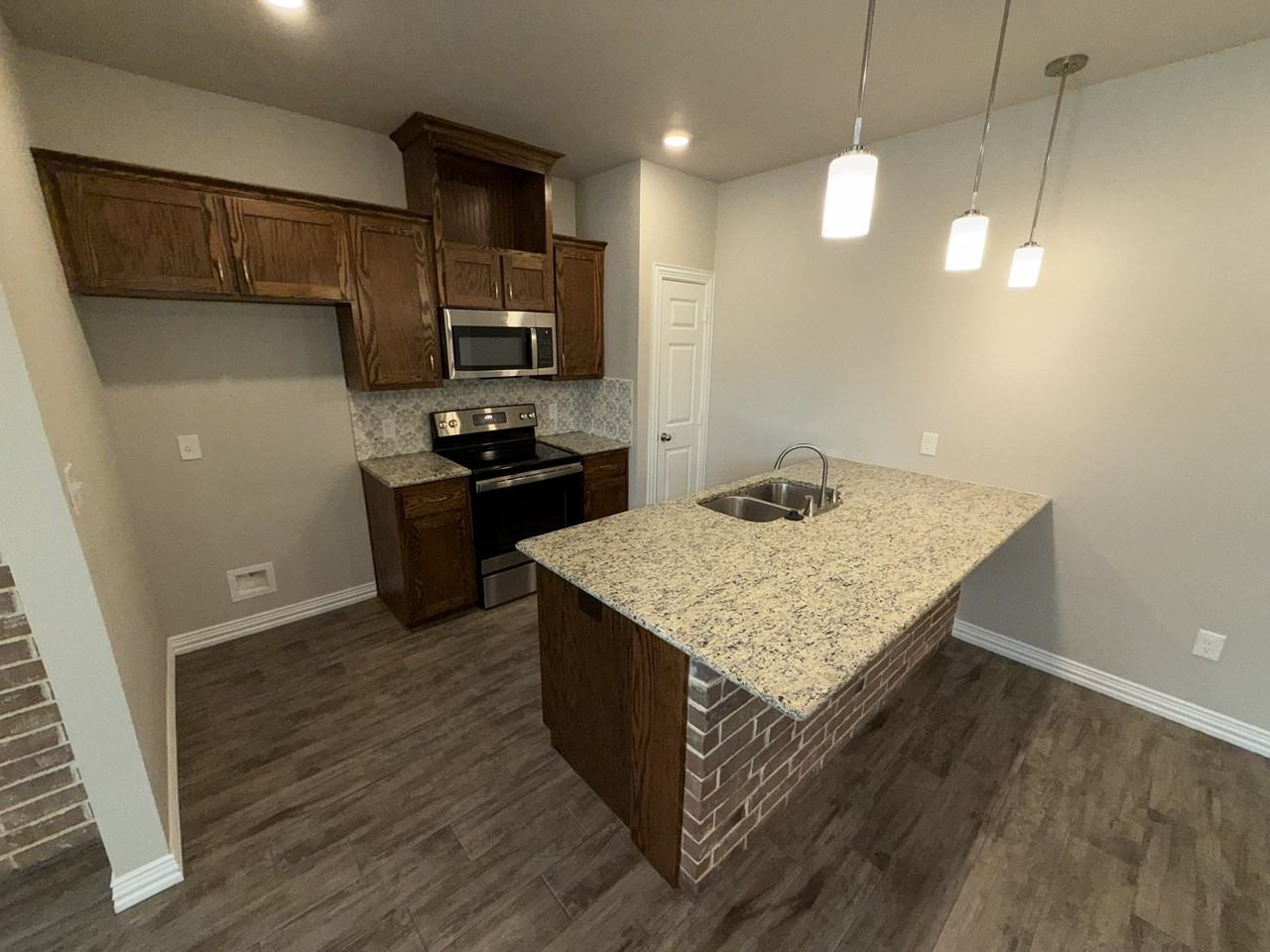 3415 Fenway Circle - Photo 2 of 12