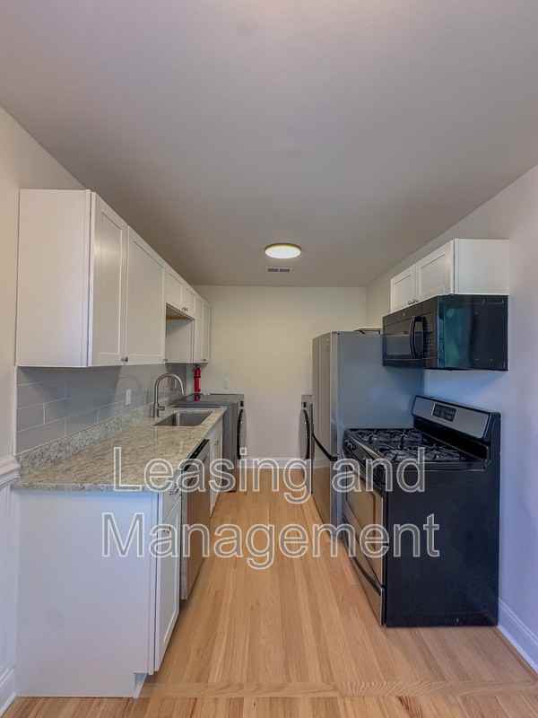 180 Line St #D - Photo 6 of 16