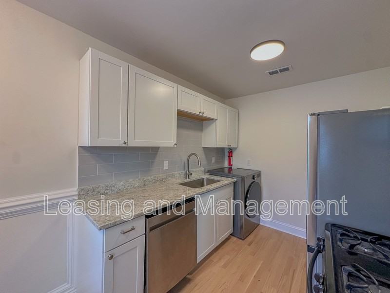 180 Line St #D - Photo 7 of 16