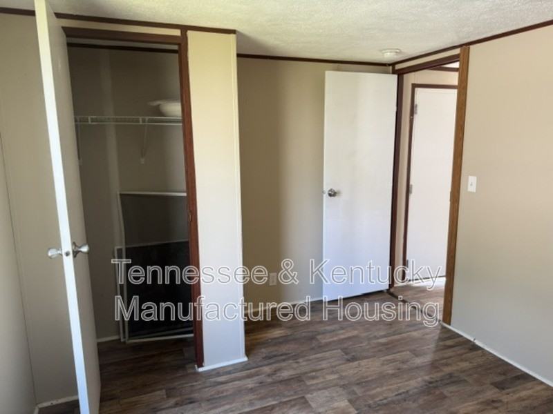 1104 Columbia Ave - Photo 4 of 9