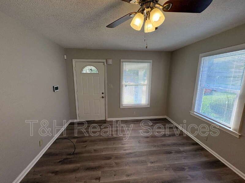 3363 Nicholas Ave - Photo 4 of 19