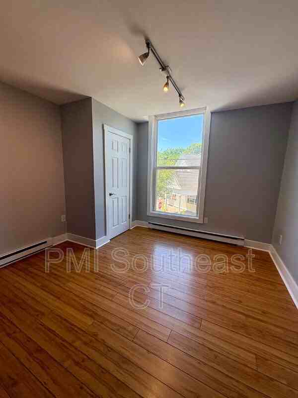 4 Coggswell St #17 - Photo 3 of 13