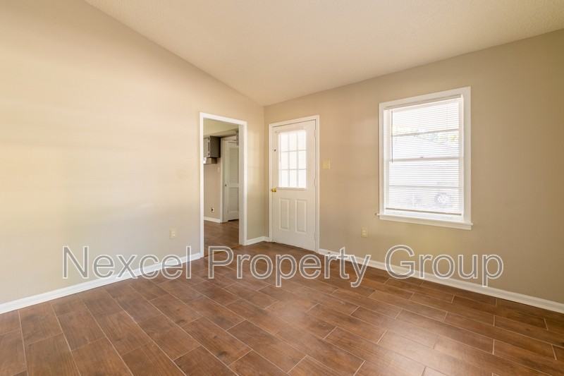 8106 Elmbrook Dr - Photo 6 of 10